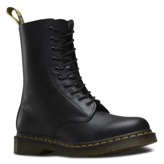 1490 Black Smooth Boots