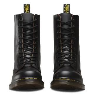 1490 Made in England Black Vintage Smooth Boot